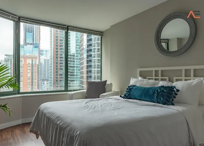 Envitae 3br Downtown Luxurious Views & Pool Apartment