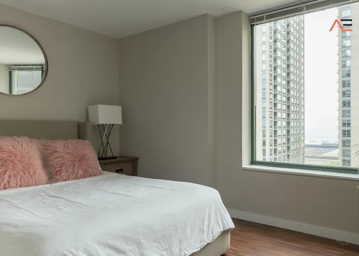 Envitae 3br Downtown Luxurious Views & Pool Apartment