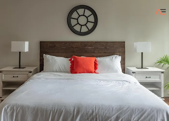 Envitae 3br Downtown Luxurious Views & Pool * Chicago